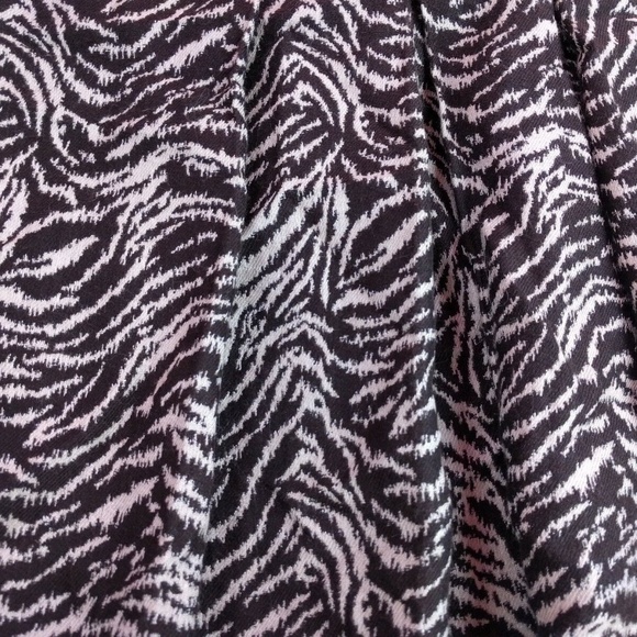 @ Ann Taylor sz 6 Brown Cream Pleated Skirt - Picture 2 of 7